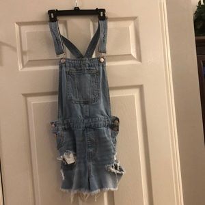 Love Tree denim overall shorts Junior’s medium